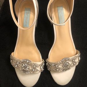 Bridal shoes Betsey Johnson 7